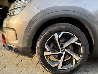 Voertuigafbeelding 13