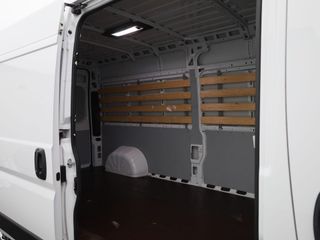 Voertuigafbeelding 12