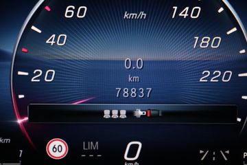 Voertuigafbeelding 8