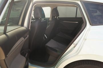 Voertuigafbeelding 6