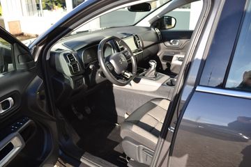 Voertuigafbeelding 8