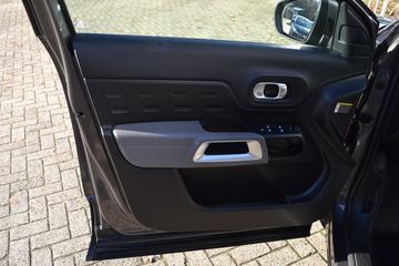 Voertuigafbeelding 9