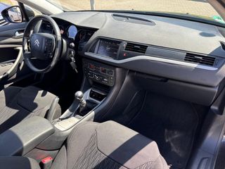 Voertuigafbeelding 6