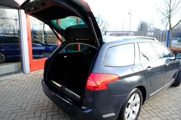 Voertuigafbeelding 8