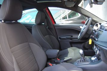 Voertuigafbeelding 10