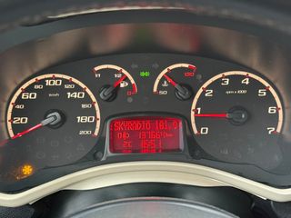 Voertuigafbeelding 12