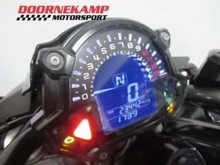 Voertuigafbeelding 6