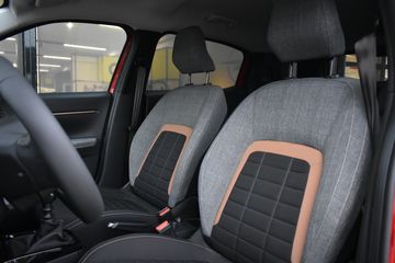 Voertuigafbeelding 6