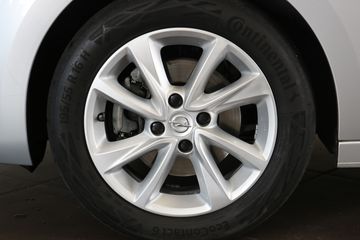 Voertuigafbeelding 8