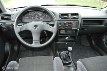 Voertuigafbeelding 7