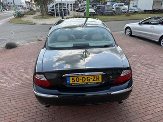 Voertuigafbeelding 8