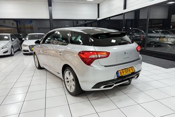 Voertuigafbeelding 10