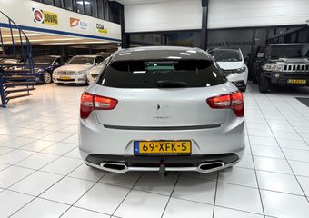 Voertuigafbeelding 11