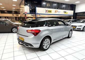 Voertuigafbeelding 13