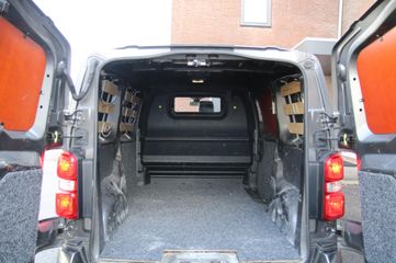 Voertuigafbeelding 6