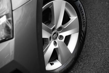 Voertuigafbeelding 4