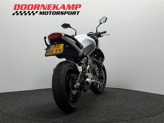 Voertuigafbeelding 13