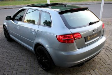 Voertuigafbeelding 3