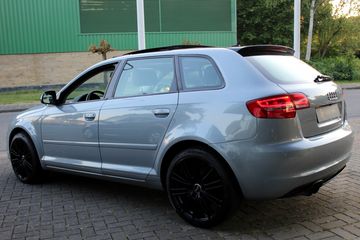 Voertuigafbeelding 4