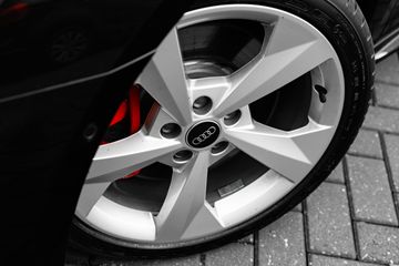 Voertuigafbeelding 6