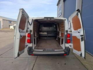 Voertuigafbeelding 14