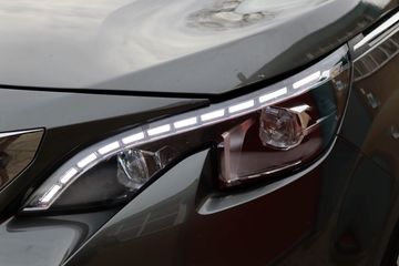 Voertuigafbeelding 8