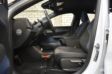 Voertuigafbeelding 12