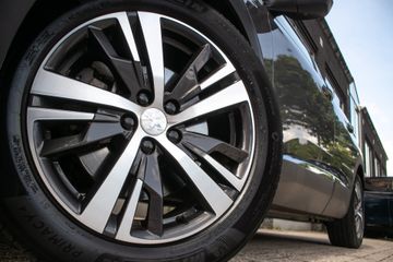 Voertuigafbeelding 12