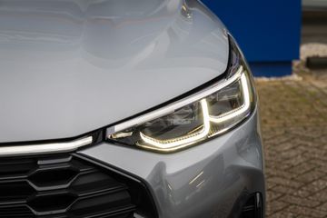 Voertuigafbeelding 3