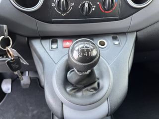 Voertuigafbeelding 12