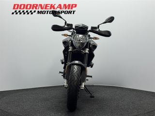 Voertuigafbeelding 4