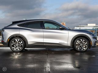 Voertuigafbeelding 5