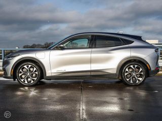 Voertuigafbeelding 6