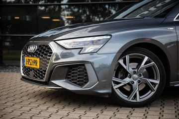 Voertuigafbeelding 3