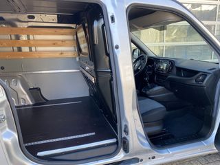 Voertuigafbeelding 7