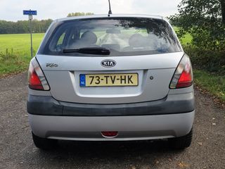 Voertuigafbeelding 6