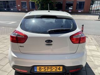 Voertuigafbeelding 6