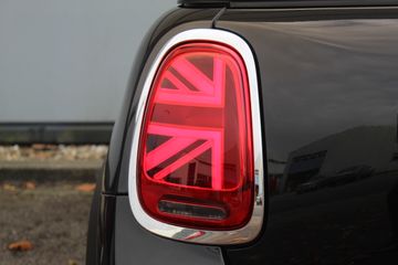 Voertuigafbeelding 8