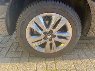 Voertuigafbeelding 8