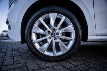 Voertuigafbeelding 6