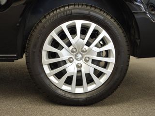 Voertuigafbeelding 6