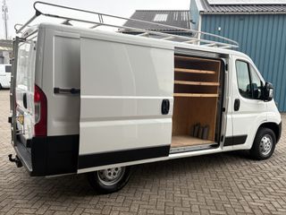 Voertuigafbeelding 4