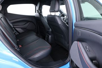 Voertuigafbeelding 8