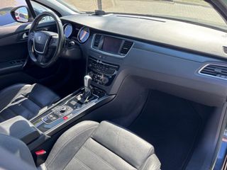 Voertuigafbeelding 9