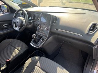 Voertuigafbeelding 6