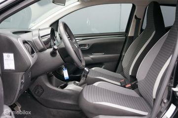 Voertuigafbeelding 6