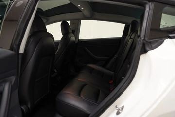 Voertuigafbeelding 13