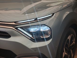 Voertuigafbeelding 6