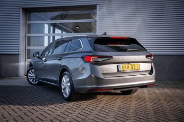 Voertuigafbeelding 7