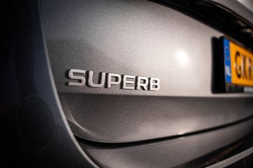 Voertuigafbeelding 8